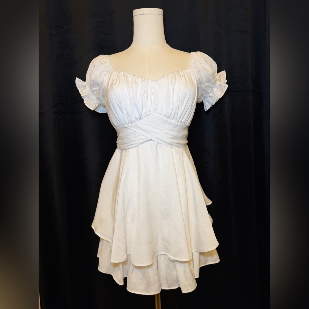 NWOT - White Off-the-shoulder Romper with A Tiered Skirt Overlay. Size Small - Picture 1 of 7